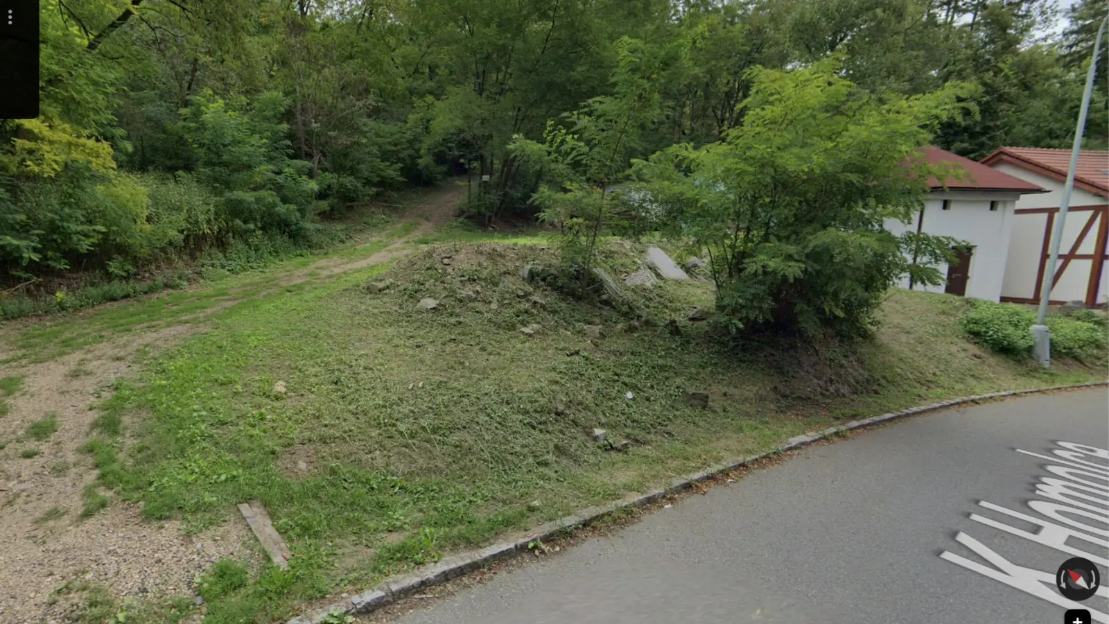 Access route from V Dolích beside the production house